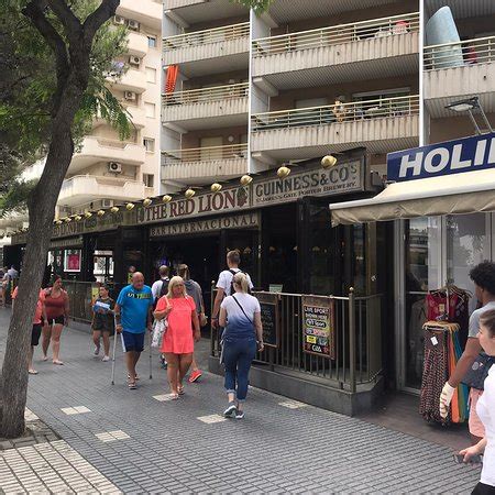 bar gay salou|The Red Lion Salou 